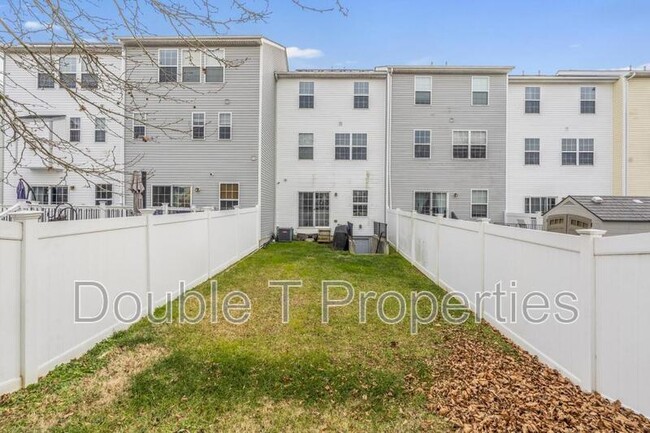 Building Photo - 1841 Graymount Way