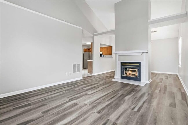 Building Photo - 1967 Abbey Province