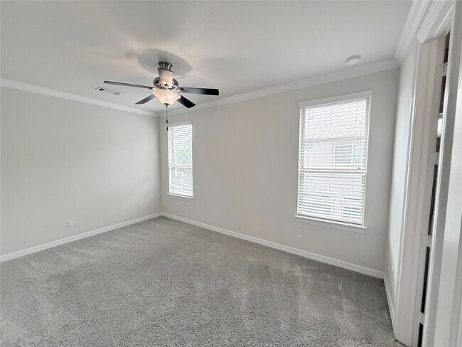 Building Photo - 13216 Green Hills Dr