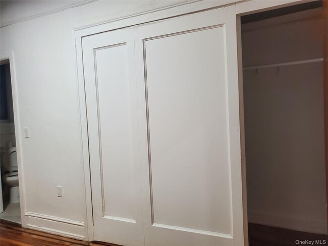 Building Photo - 37-50-3786 86th St