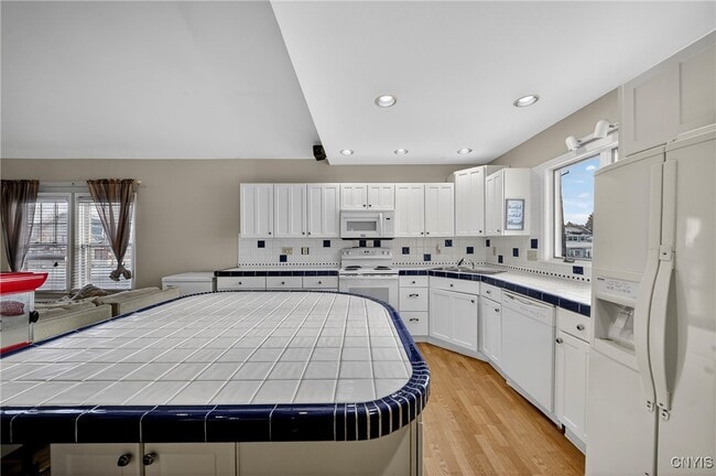 Building Photo - 2340 Court St