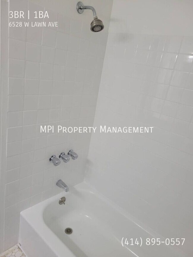 Building Photo - 6528 W Lawn Ave