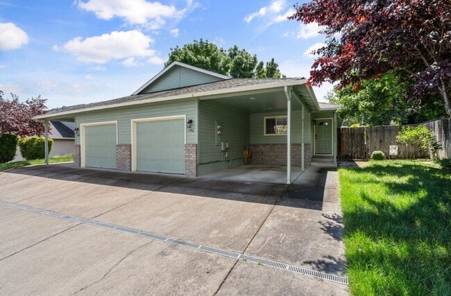 Building Photo - 1546-1548 Skyhawk Ridge
