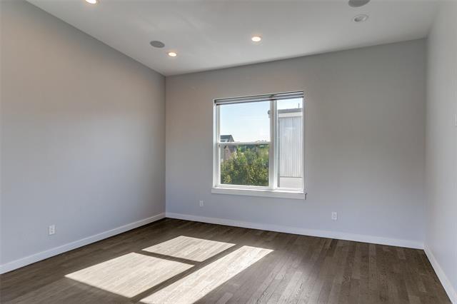 Building Photo - 4977 Zuma Ct