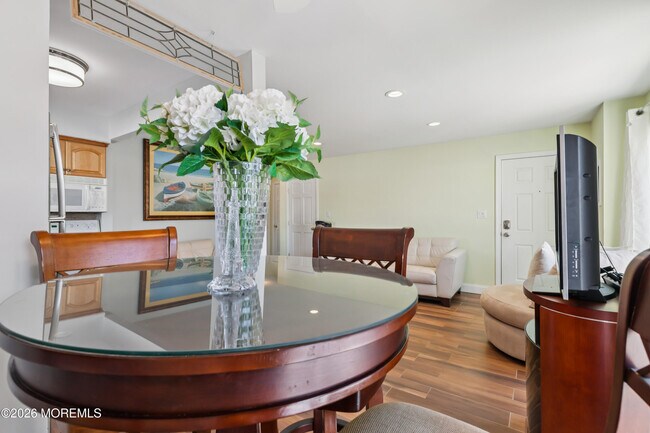 Building Photo - 1382 Ocean Ave