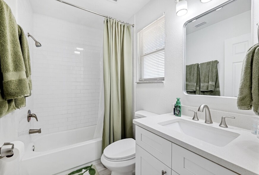Primary Bathroom - 3801 Carroway St