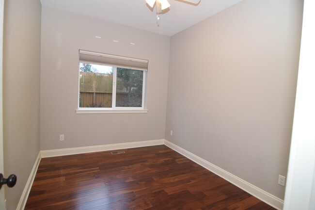 Building Photo - 21524 SW Parkin Ln