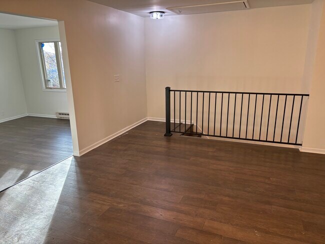 Building Photo - 18377 Pleasant View Dr