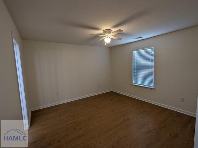 Building Photo - 130 Willow Oak Dr