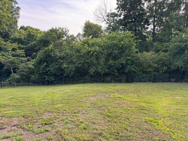 Building Photo - 3BR 1.5BA Brick Ranch in Lexington