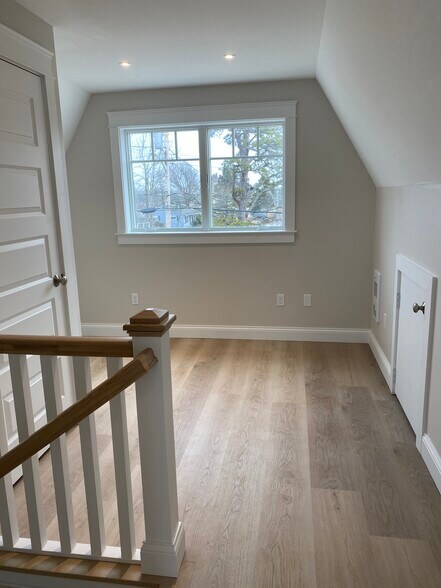 Building Photo - 64 Jones Creek Dr