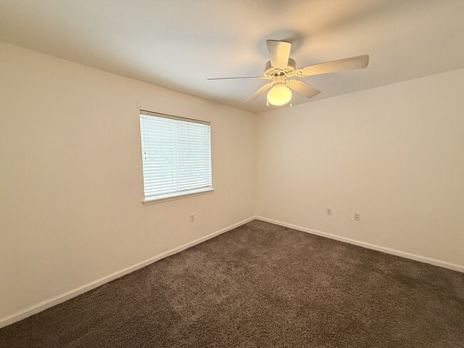 Building Photo - 2738 W Tharpe St