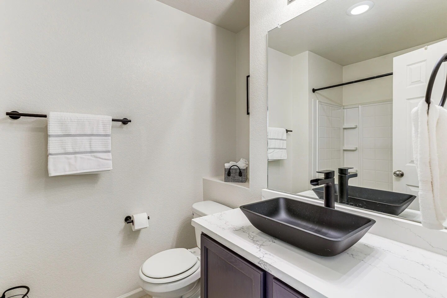 Building Photo - 5546 Lisbon St