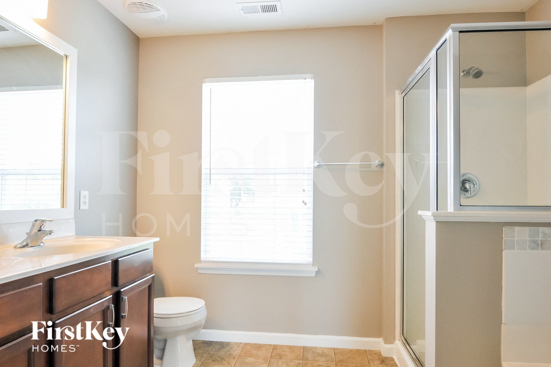 Building Photo - 229 Greengate Dr