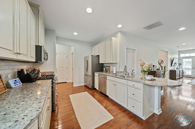 Building Photo - 12908 White Pine Way