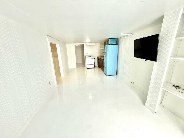 From livingroom to kitchen - 504 Pacific Ave