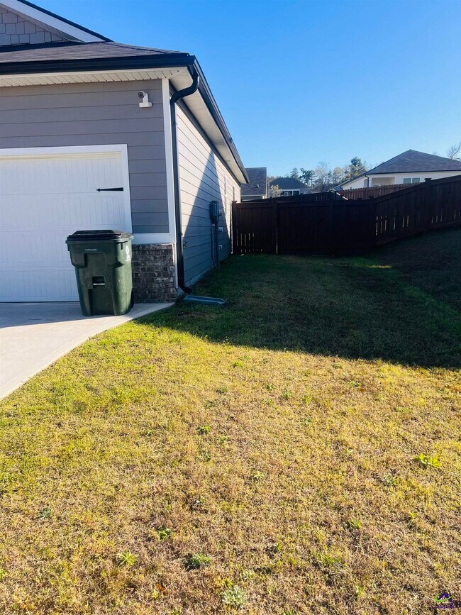 Building Photo - 118 Alton Tucker Sr. Boulevard