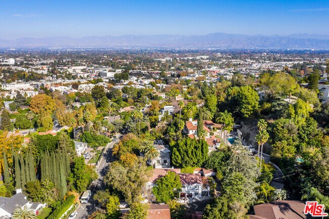 Building Photo - 14632 Valley Vista Blvd