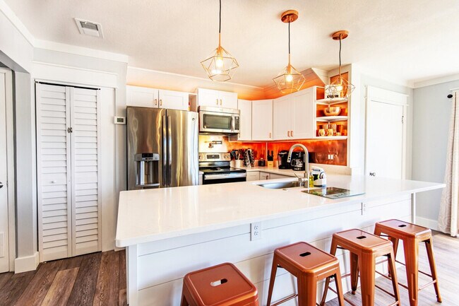 Building Photo - 4000 Gulf Terrace Dr