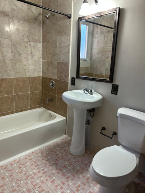 Building Photo - 5819 Black Hawk Dr