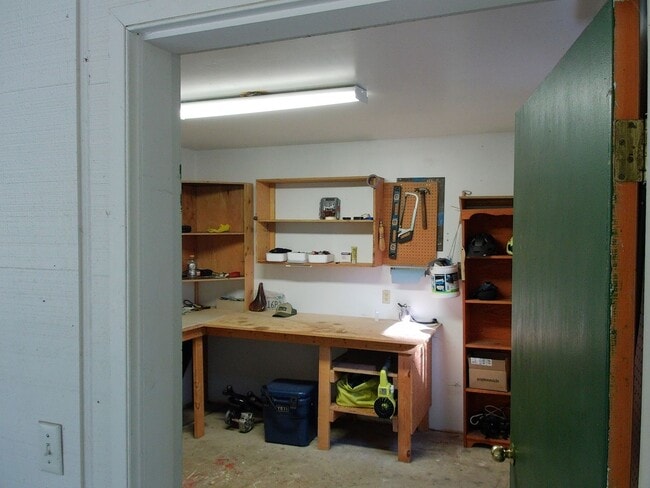 Building Photo - 996 Thrushwood Dr