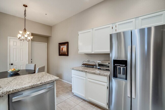 Building Photo - Resort Style Living - Furnished Three Bedr...