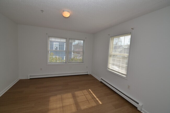 Building Photo - 99 W Wyoming Ave