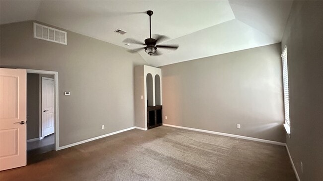 Building Photo - 25221 Armagh Rd