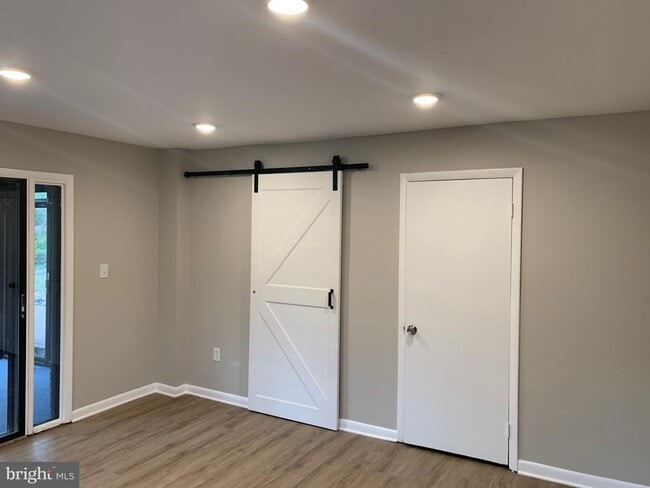 Building Photo - 6810 Fern Ln
