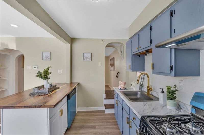 Building Photo - 407 Short Canal St