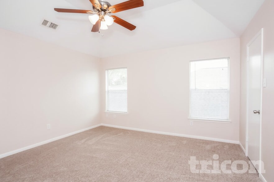 Building Photo - 1702 Glacier Blue Dr