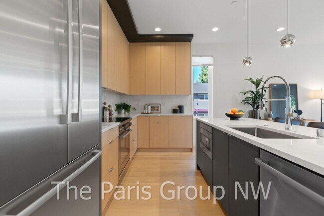 Building Photo - Stunning 2024 Built Downtown Kirkland Luxe Home for Rent! 3br/3.5ba/2410sf