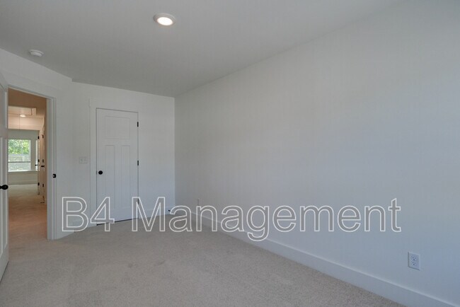 Building Photo - 416 W Parima Ct