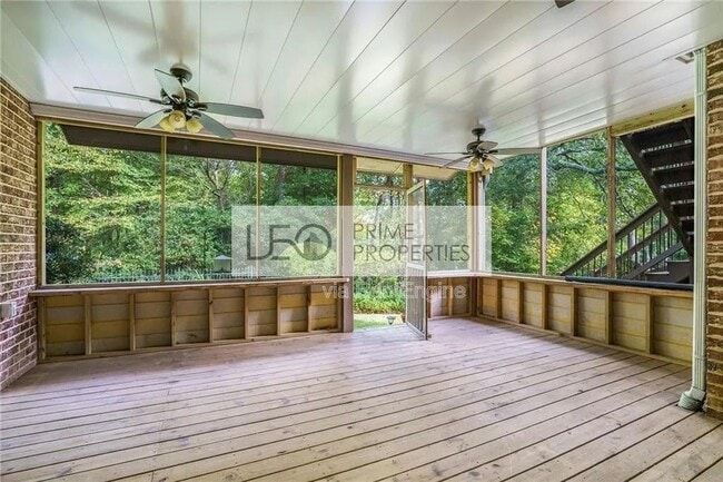 Building Photo - 2262 Meadowvale Dr NE