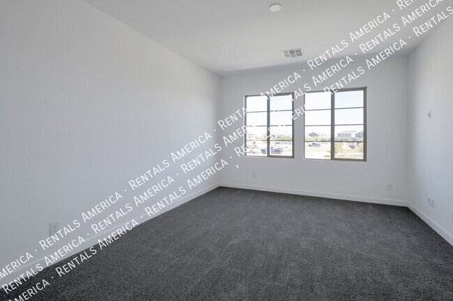 Building Photo - 4533 S Mole