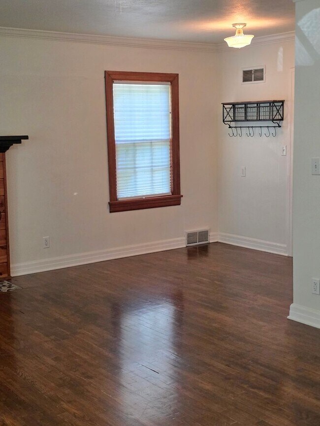 Building Photo - Great 3 bed 2 bath in the beautiful Meadow...
