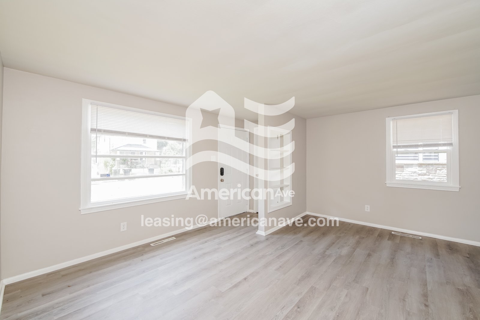 Building Photo - 906 N Adams St