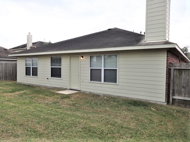 Building Photo - 631 Gateship Dr