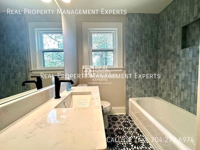 Building Photo - 3801 Tuckaseegee Rd