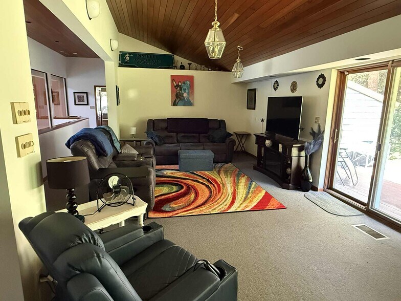 TV Room - 123 Hardy St