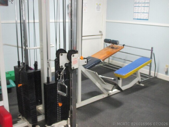 Building Photo - 106 Lake Dora Dr