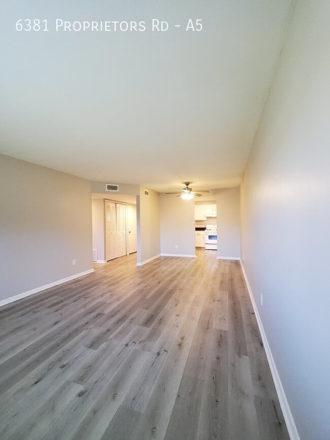 Building Photo - 3 Bedroom 2 Bath Apartment in Worthington