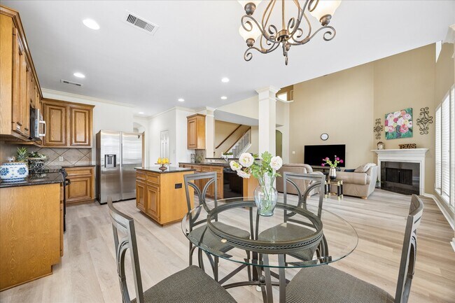 Building Photo - 2614 Cezanne Cir