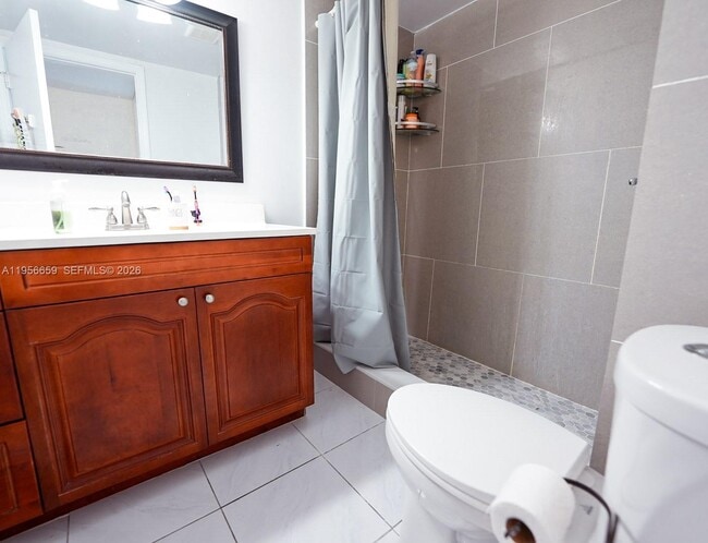 Building Photo - 130 S Shore Dr