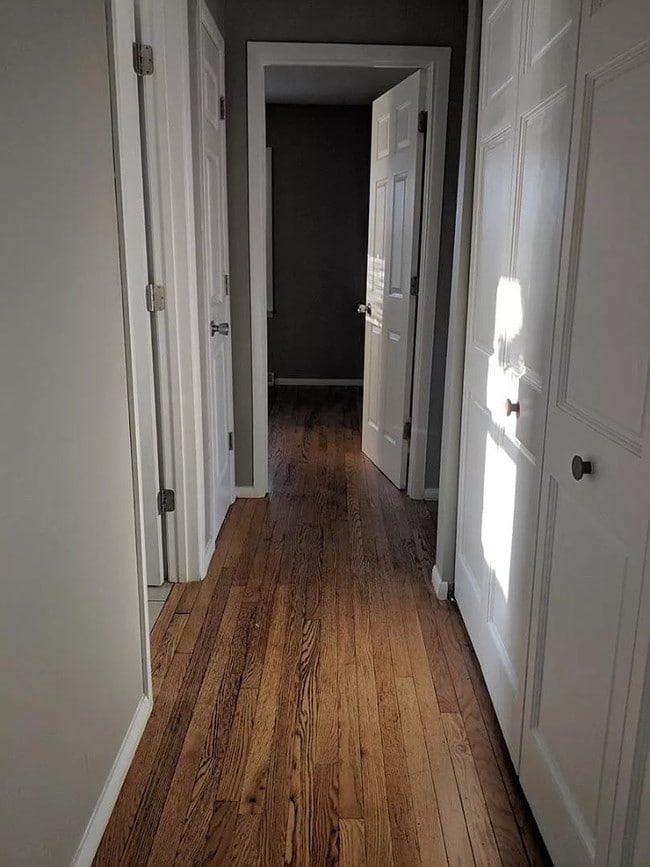 Building Photo - 203 School St