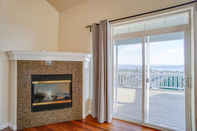 Building Photo - BEAUTIFUL VIEWS of MT. HOOD