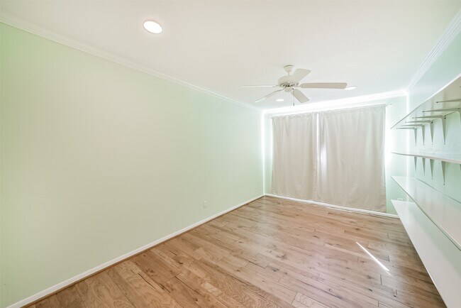 Building Photo - 4521 Acacia St