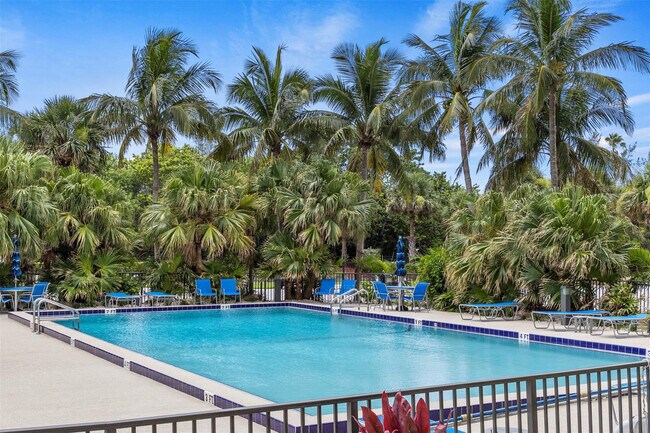 Building Photo - 801 S Ocean Dr