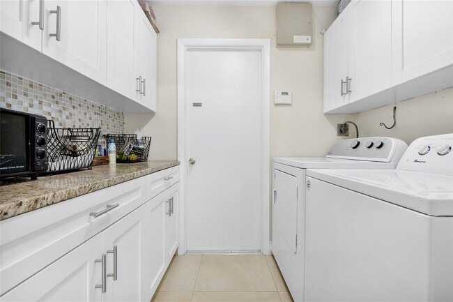 Building Photo - 2801 Deer Creek Country Club Blvd