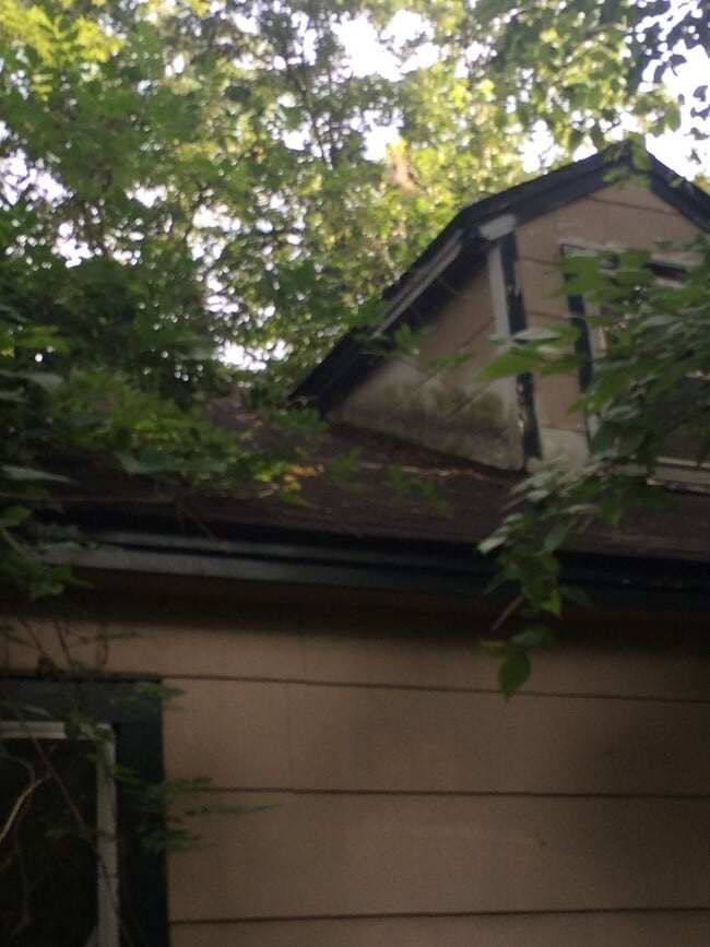 Building Photo - 2107 Campbell St